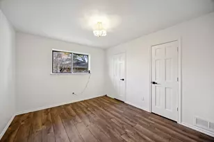 10015 Glen Canyon Dr, Dallas, TX 75243 - Photo 16
