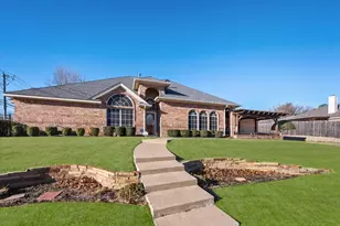 2327 Ragland Rd, Mansfield, TX 76063 - Photo 2