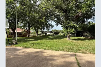 118 N Crescent Street, Gorman, TX 76454 - Photo 8