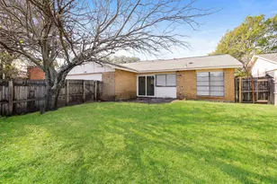 9814 Emory Oak Cir, Dallas, TX 75249 - Photo 18