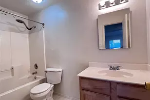 5513 Wiltshire Dr, Fort Worth, TX 76135 - Photo 12