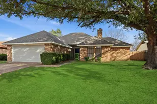 4812 Applewood Rd, Fort Worth, TX 76133 - Photo 2