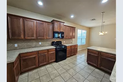 9117 Cape Cod Boulevard, Providence Village, TX 76227 - Photo 6