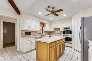 2403 Bluffview Ct, Arlington, TX 76011 - Photo 12