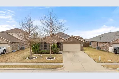 335 Coral Vine Lane, Burleson, TX 76028 - Photo 2
