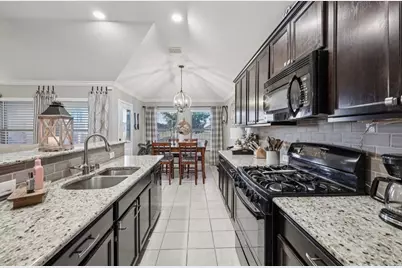 335 Coral Vine Lane, Burleson, TX 76028 - Photo 8