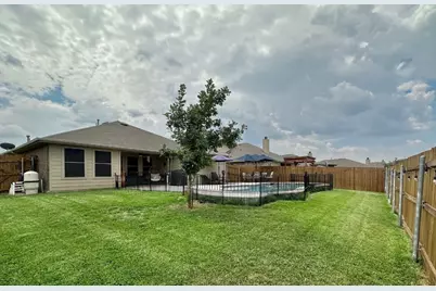 335 Coral Vine Lane, Burleson, TX 76028 - Photo 18