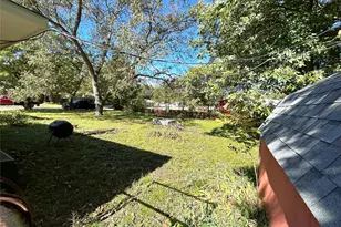 724 S Rusk St, Gainesville, TX 76240 - Photo 32