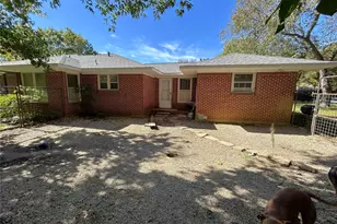 724 S Rusk St, Gainesville, TX 76240 - Photo 30