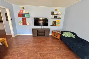 724 S Rusk St, Gainesville, TX 76240 - Photo 10