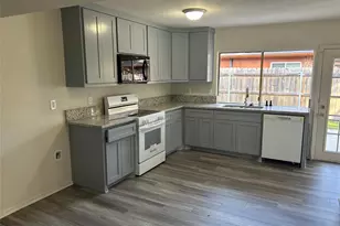 2617 Ashglen Dr, Garland, TX 75043 - Photo 4