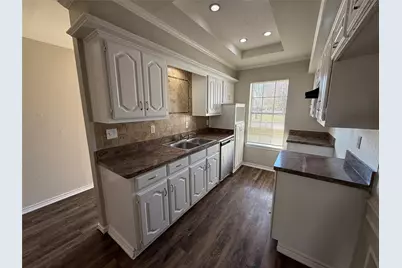 4804 Chickadee Drive, Balch Springs, TX 75180 - Photo 6