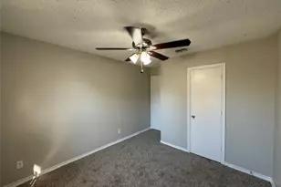 4804 Chickadee Dr, Balch Springs, TX 75180 - Photo 10