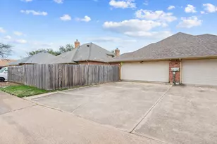 2611 Cummings Dr, Bedford, TX 76021 - Photo 24
