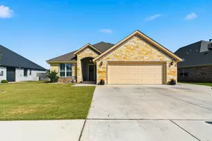 162 Crenshaw Ct, Stephenville, TX 76401 - Photo 2