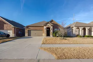 10318 Thunderwood Dr, Aubrey, TX 76227 - Photo 2