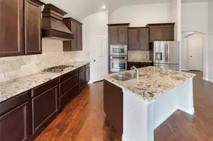 1305 Freesia Dr, Little Elm, TX 75068 - Photo 2