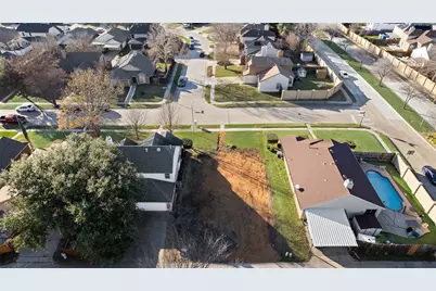 4304 Saugus Drive, Grand Prairie, TX 75052 - Photo 4