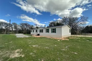 230 Largo St, Bonham, TX 75418 - Photo 2