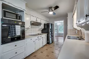 1428 Pamela St, Hurst, TX 76053 - Photo 10