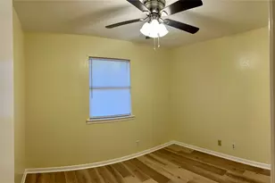 301 Walnut Ave, Azle, TX 76020 - Photo 10