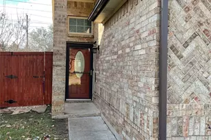 2917 Roxboro Rd, Euless, TX 76039 - Photo 2