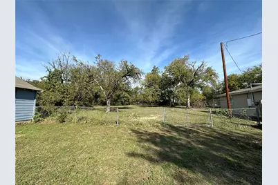 5801 Ellison Avenue, Haltom City, TX 76117 - Photo 16