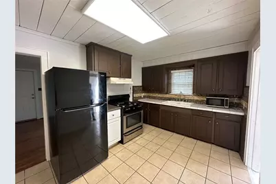 5801 Ellison Avenue, Haltom City, TX 76117 - Photo 6