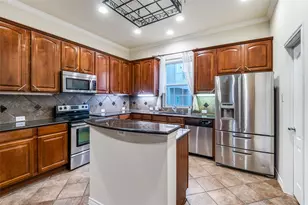 15738 Quorum Dr, Addison, TX 75001 - Photo 6