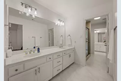 2038 Azalea Trail, Irving, TX 75063 - Photo 34