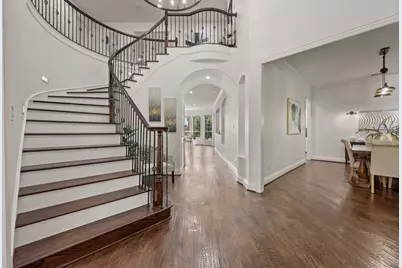 2038 Azalea Trail, Irving, TX 75063 - Photo 2