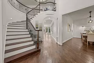 2038 Azalea Trail, Irving, TX 75063 - Photo 2