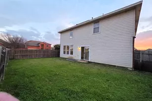 801 Gillon Dr, Arlington, TX 76001 - Photo 4