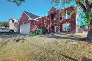 801 Gillon Dr, Arlington, TX 76001 - Photo 2