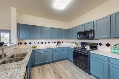 801 Gillon Drive, Arlington, TX 76001 - Photo 8