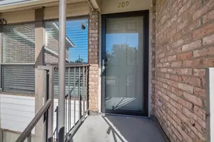 5701 Marvin Loving Dr, Garland, TX 75043 - Photo 4