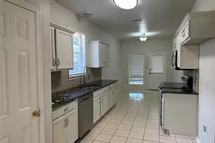 317 Texas Dr, Lake Dallas, TX 75065 - Photo 4