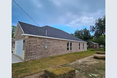 202 E 1st North Street, Kaufman, TX 75142 - Photo 2