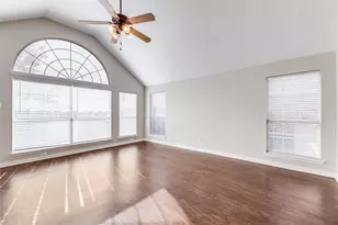 2771 Waterway Dr, Grand Prairie, TX 75054 - Photo 10