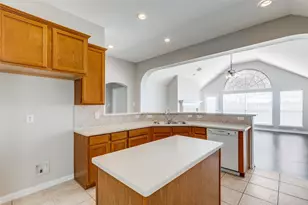 2771 Waterway Dr, Grand Prairie, TX 75054 - Photo 8