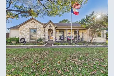 516 E 6th Street, Irving, TX 75060 - Photo 1