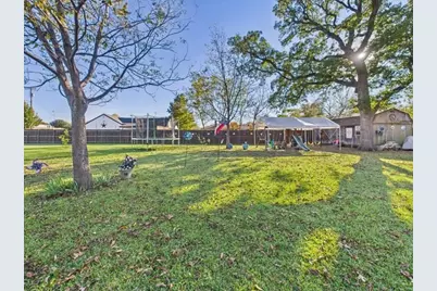 516 E 6th Street, Irving, TX 75060 - Photo 40