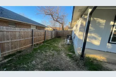 5070 N Tierney Court N, Fort Worth, TX 76112 - Photo 16