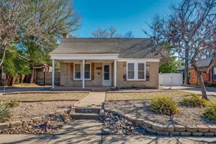 1122 Bonnie Brae Ave, Fort Worth, TX 76111 - Photo 2