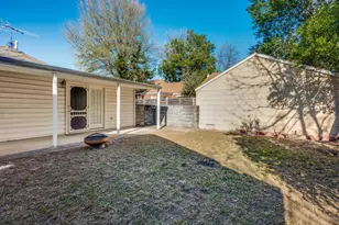 1122 Bonnie Brae Ave, Fort Worth, TX 76111 - Photo 24