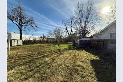 2518 McLemore Avenue, Fort Worth, TX 76111 - Photo 14