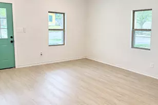 811 W Day St, Denison, TX 75020 - Photo 6