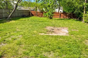811 W Day St, Denison, TX 75020 - Photo 16