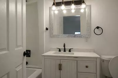 811 W Day Street, Denison, TX 75020 - Photo 6