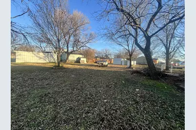 600 E Mesquite Street, Nocona, TX 76255 - Photo 2